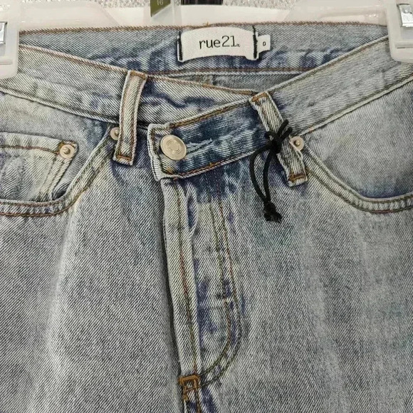 Rue21 Asymmetrical Waist Mom Jeans Size 0 Light Wash - Picture 3 of 16
